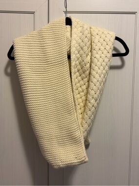 Banana Republic Cream Knit Scarf with Mixed Stitch Detail